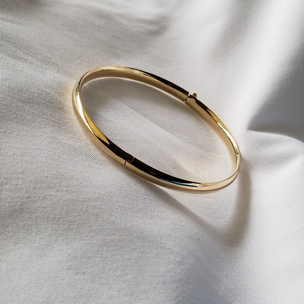 **SOLD**Solid Yellow Gold Shiny Round Bangle Hinged Bracelet 5mm ≈4.68 grams 7"